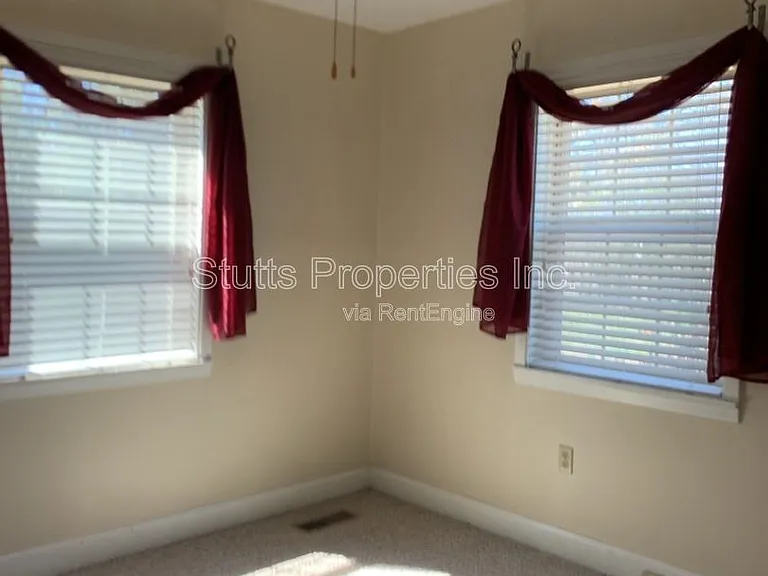 705 Courtland Ave — Photo 4