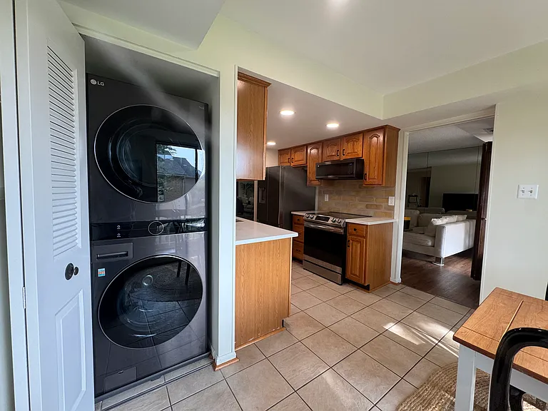 10210 Bushman Dr #323 — Photo 6