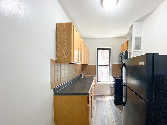 4th image of 522 W 147th St #4R