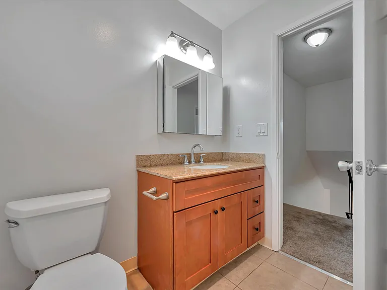 Poplar Plaza Apartments — Photo 21