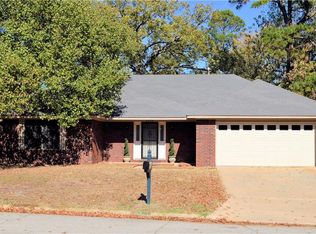 2306 Meadow Ln, Barling, AR 72923