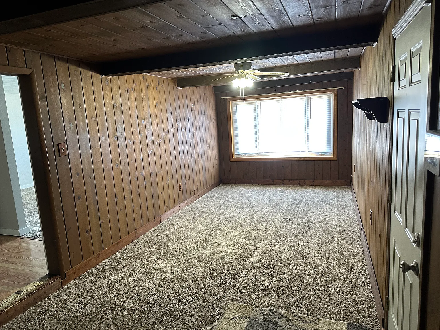 3 bed, 1323 sqft, $1,900 — Photo 3