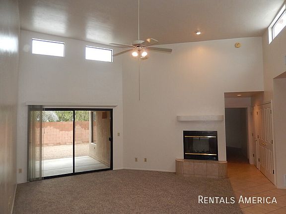 3rd image of 131 E Bowers Ct