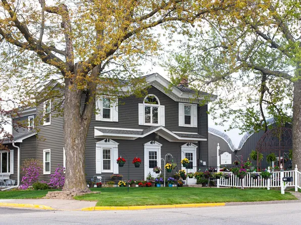 438 W Kinne St, Ellsworth, WI 54011