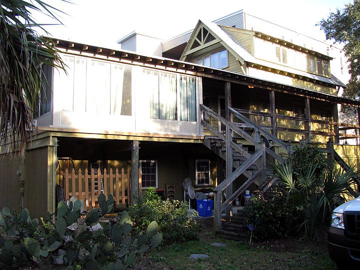 1st image of 106 E Ashley Ave