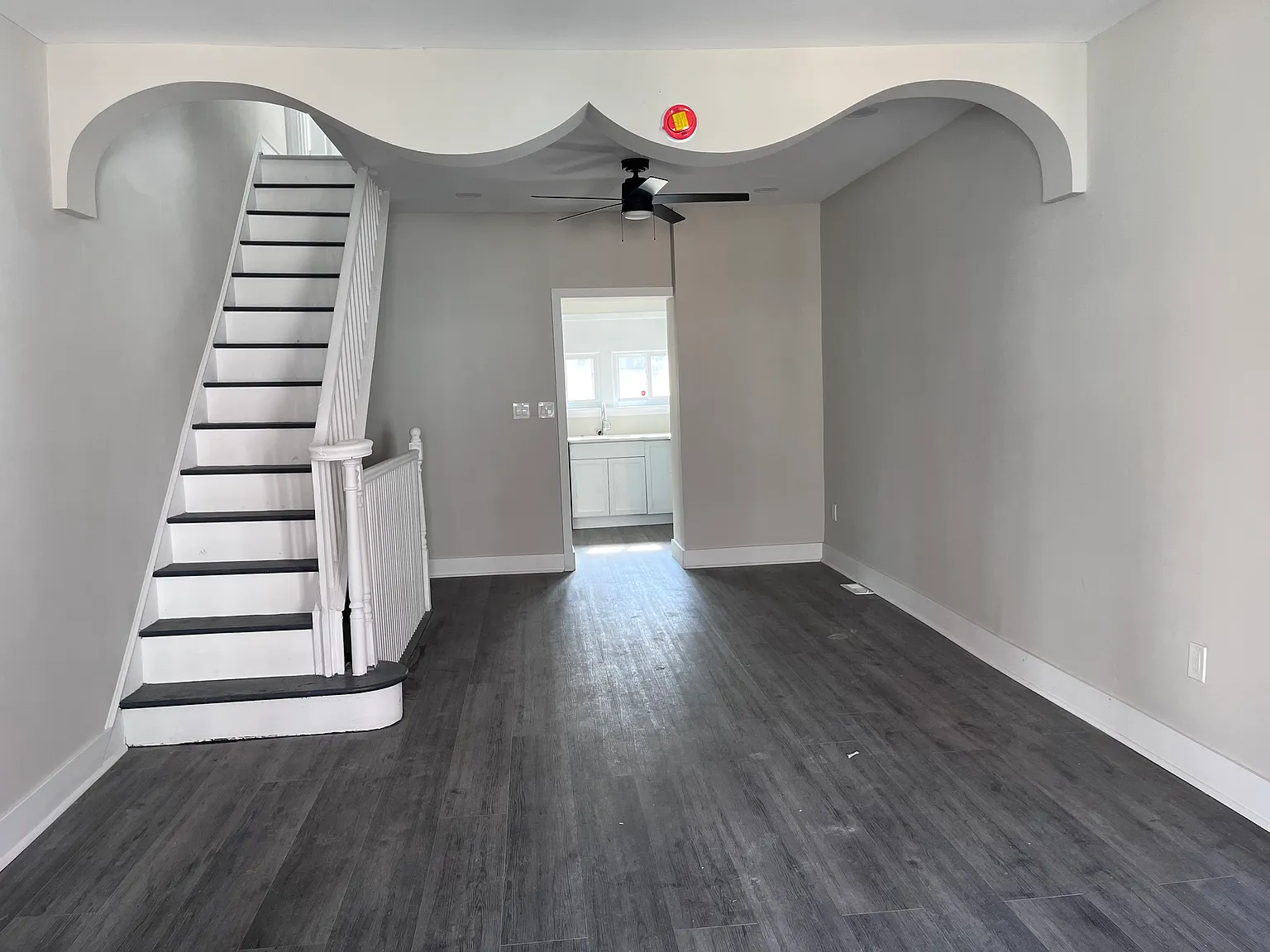 2 bed, 1160 sqft, $1,750 — Photo 2