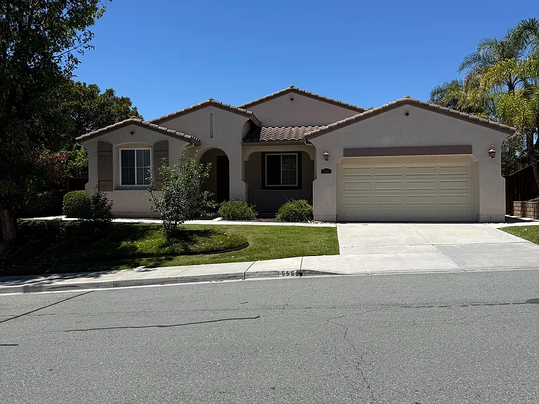 556 Rocking Horse Dr — Photo 1