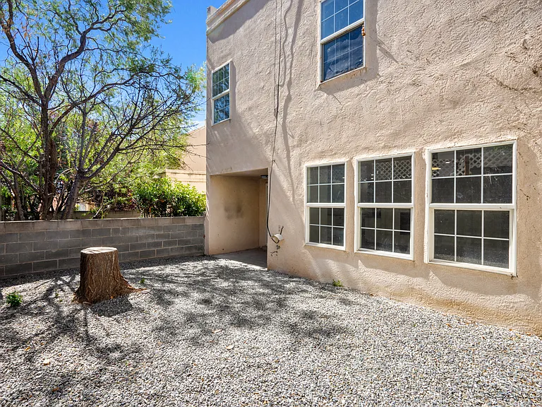 4916 Sereno Dr NE — Photo 36
