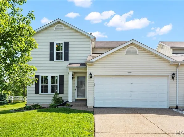 2004 Ella Dr #2112A, Wentzville, MO 63385