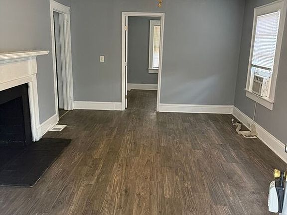 2nd image of 1127 West Blvd