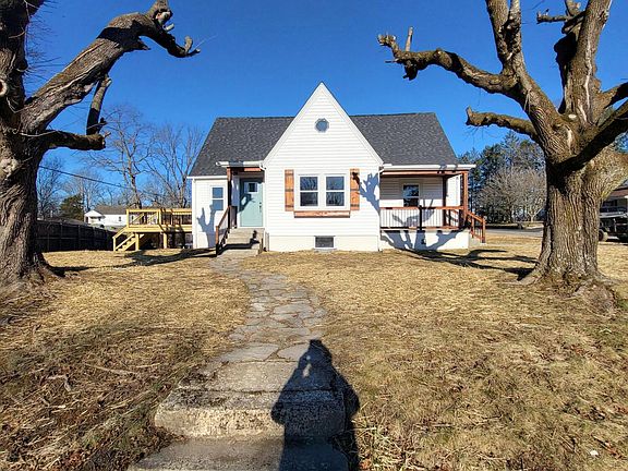 2nd image of 131 Harvey Ave