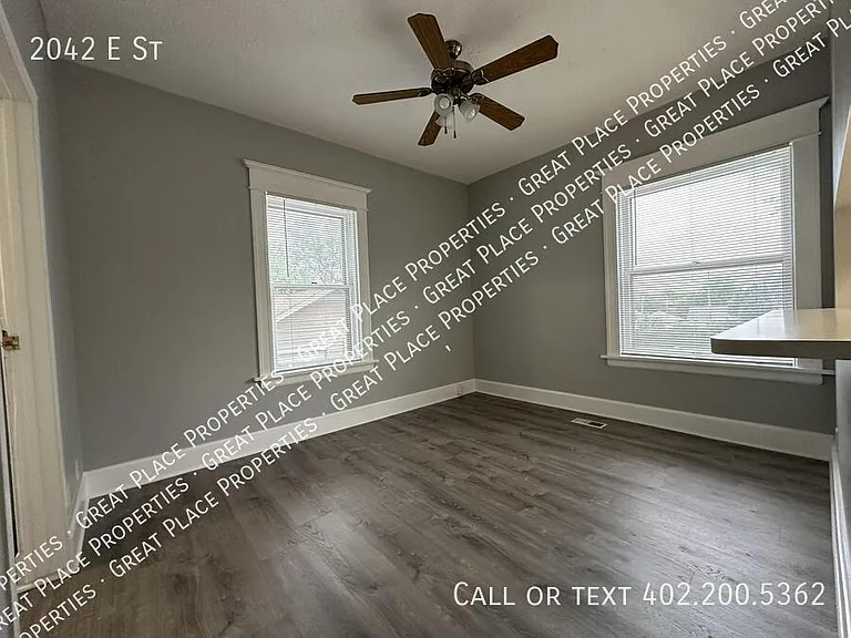 2042 E St — Photo 8