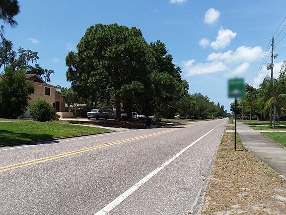 4th image of 1665 Pinellas Point Dr S