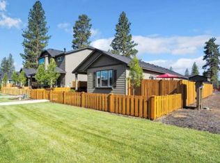 1676 W McKinney Butte Rd, Sisters, OR 97759