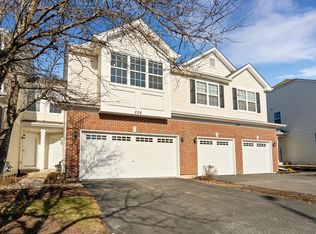 226 S Oak Creek Ln, Romeoville, IL 60446