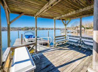130 Sandy Shore Dr, Mooresville, NC 28117