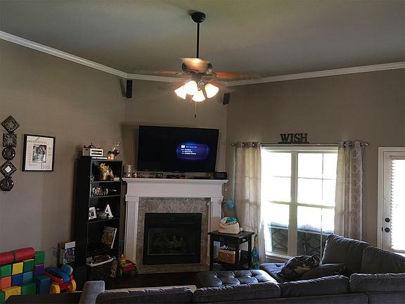 3rd image of 114 Dawson Ln