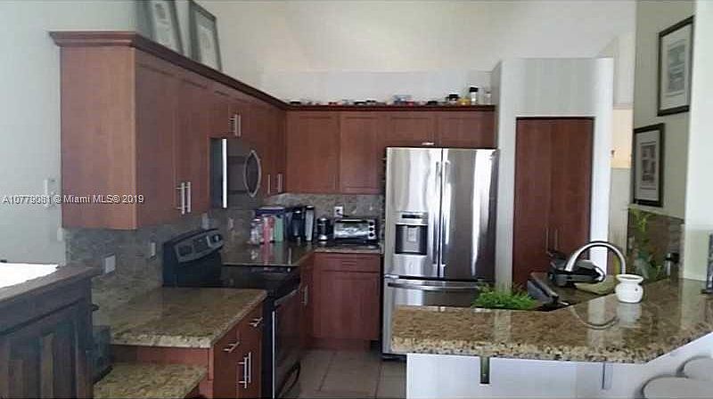 1st image of 912 Savannah Falls Dr #1