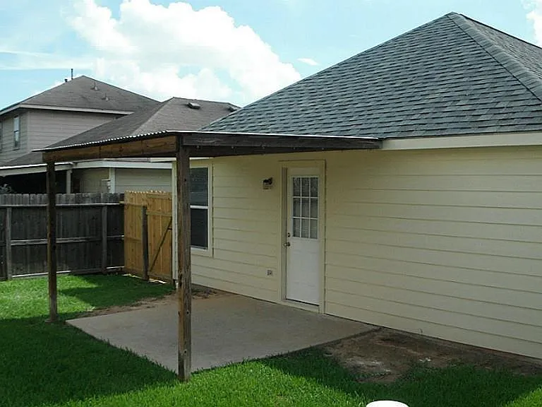 7319 Village Lake Dr — Photo 12