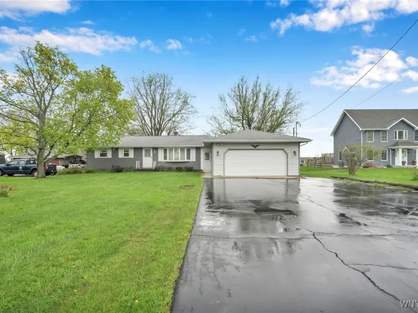 6821 Clinton St, Elma, NY 14059
