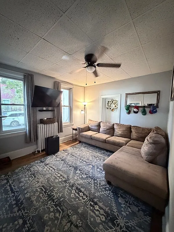 2 bed, 1.0 bath, 1158 sqft, $1,825 — Photo 3