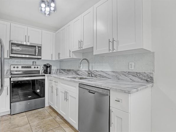 1835 NW 18th St APT 201