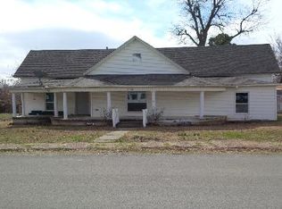 715 W 6th St, Rector, AR 72461