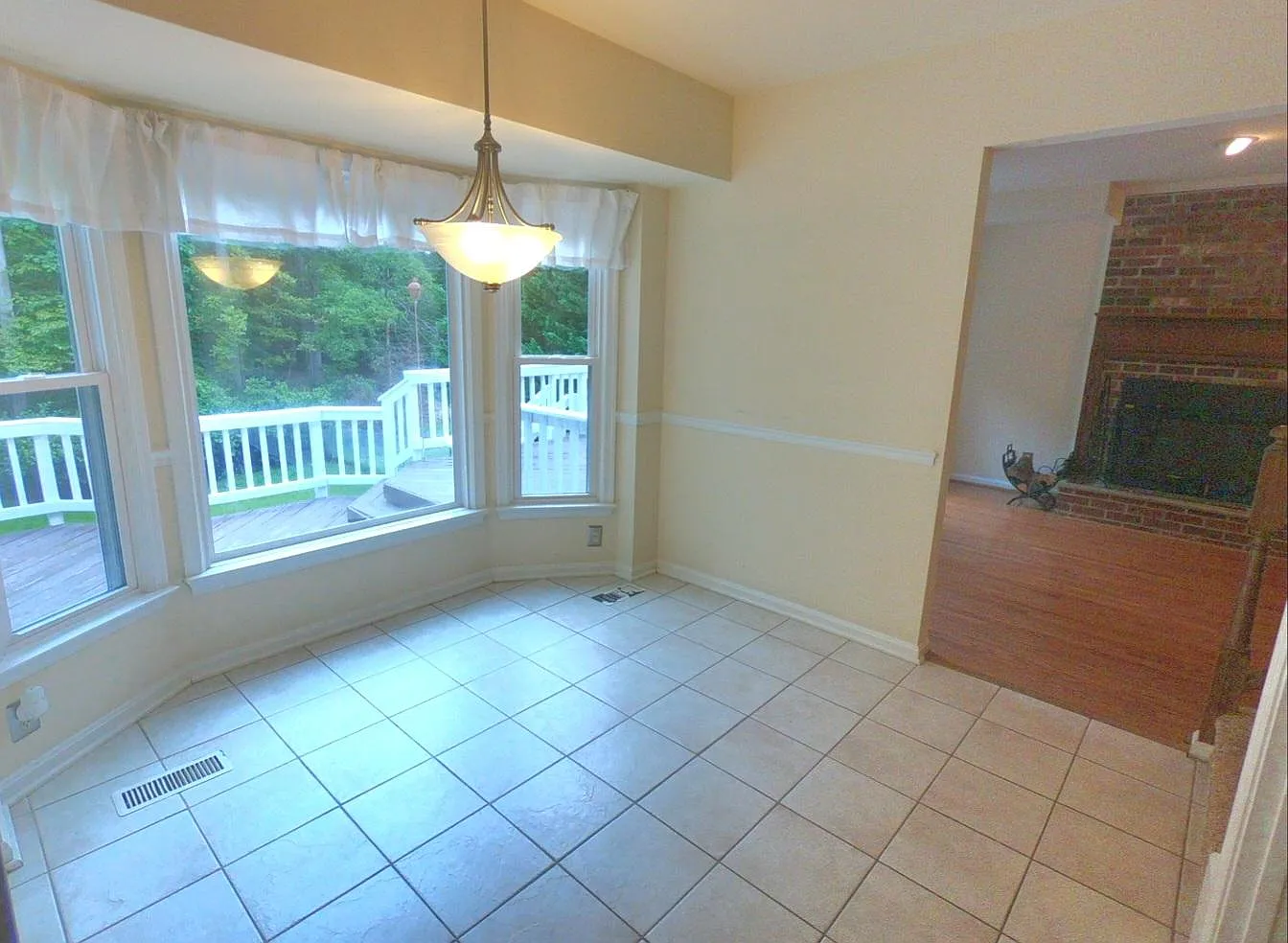 3 bed, 3.5 bath, 2242 sqft, $2,500 — Photo 4