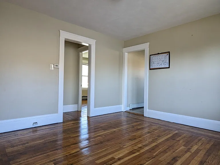220 Norton St — Photo 7
