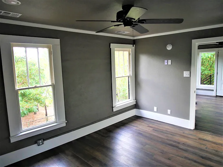 104A W Wallace St — Photo 9