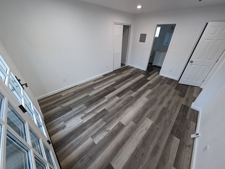 1st image of 434 Morse Ave #3