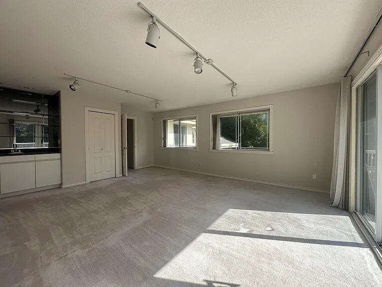 4331 Pendlebury Rd — Photo 29