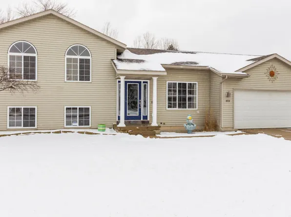 484 Sunmeadow Dr SE, Grand Rapids, MI 49508