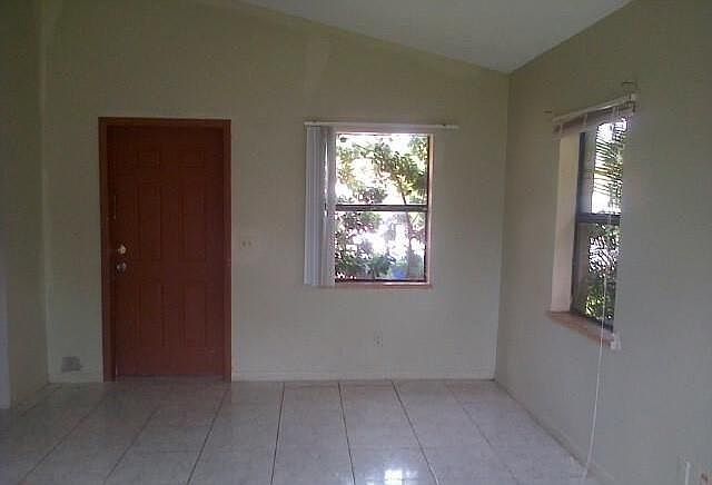 1st image of 1640 SW 40th Ter #1
