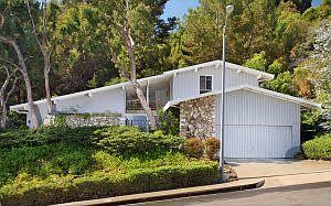 1st image of 2419 Banyan Dr