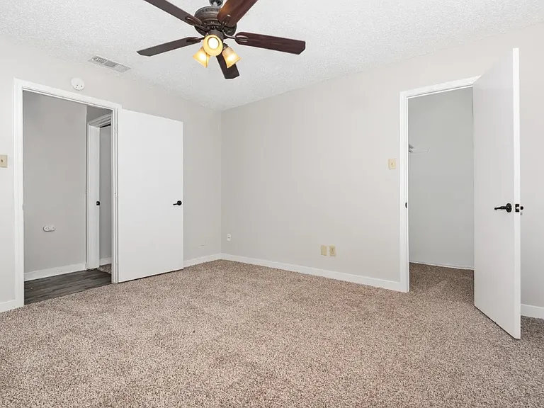 2212 Heritage Cir — Photo 1