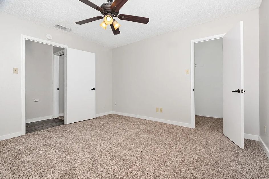 1st image of 2212 Heritage Cir