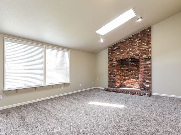 3rd image of 6509 61st St NE