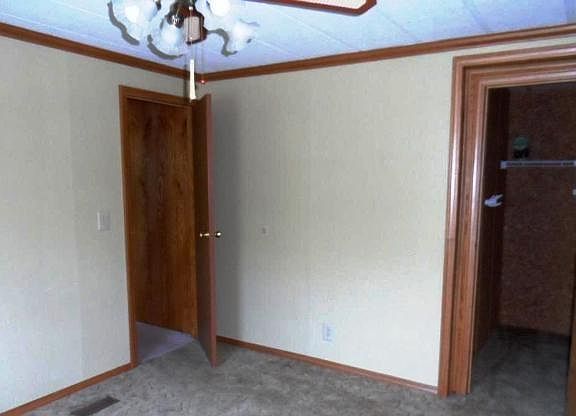 4th image of 100 N Griswold St