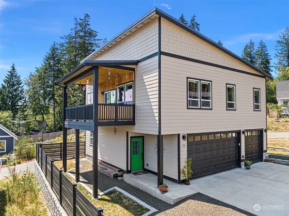 13 E Sellegren Road, Allyn, WA 98524