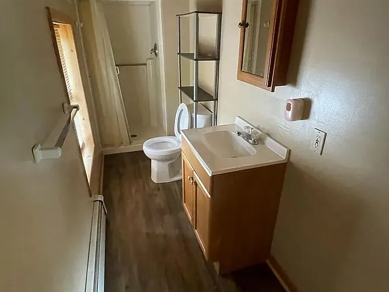54 S Broad St #B — Photo 3