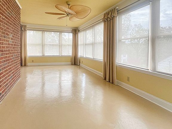 5th image of 236 Grove Park Cir