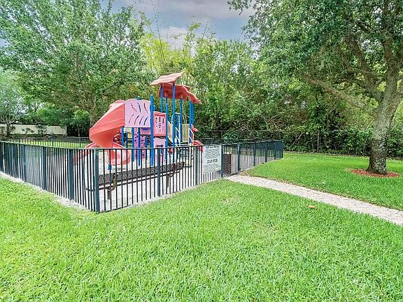 Gated Tot lot