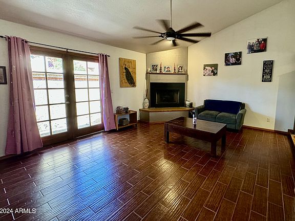 2nd image of 988 E Paseo Del Oro --
