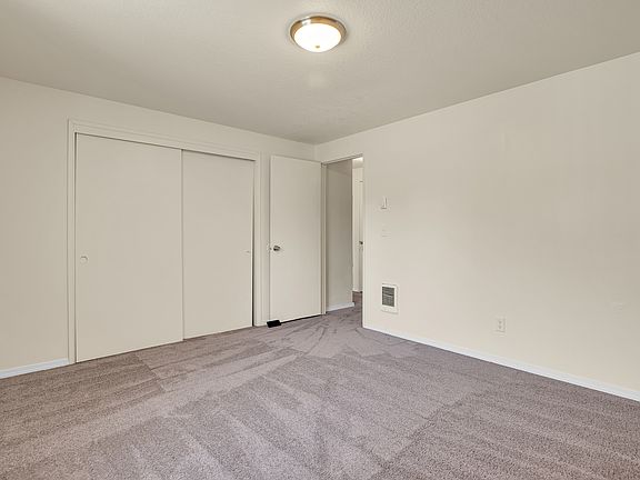 4th image of 5700-5706 NE 34th St #50b32620a