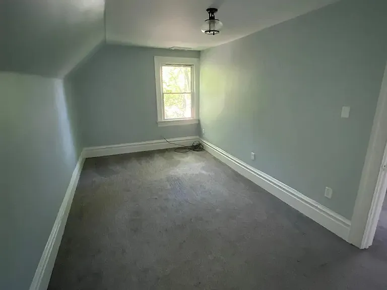 646 Maple Ln #5 — Photo 2
