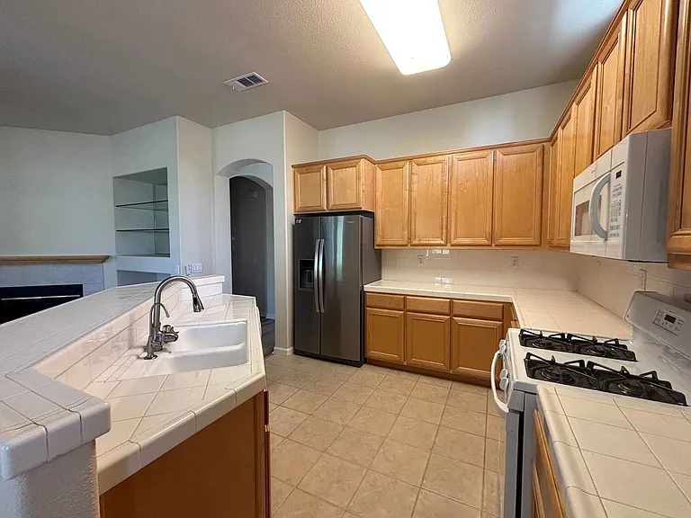 1532 Alton Ln — Photo 11