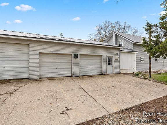 3rd image of 10565 Bell Rd
