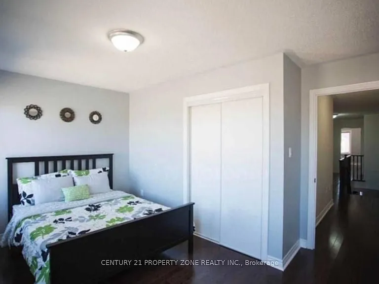 1041 Ellesmere Rd N — Photo 13