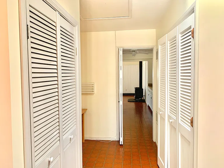 140 G Ave — Photo 4